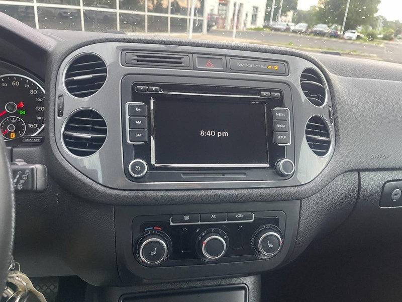 Volkswagen Tiguan Vehicle Image 27