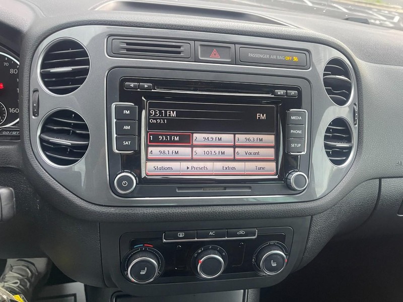 Volkswagen Tiguan Vehicle Image 28