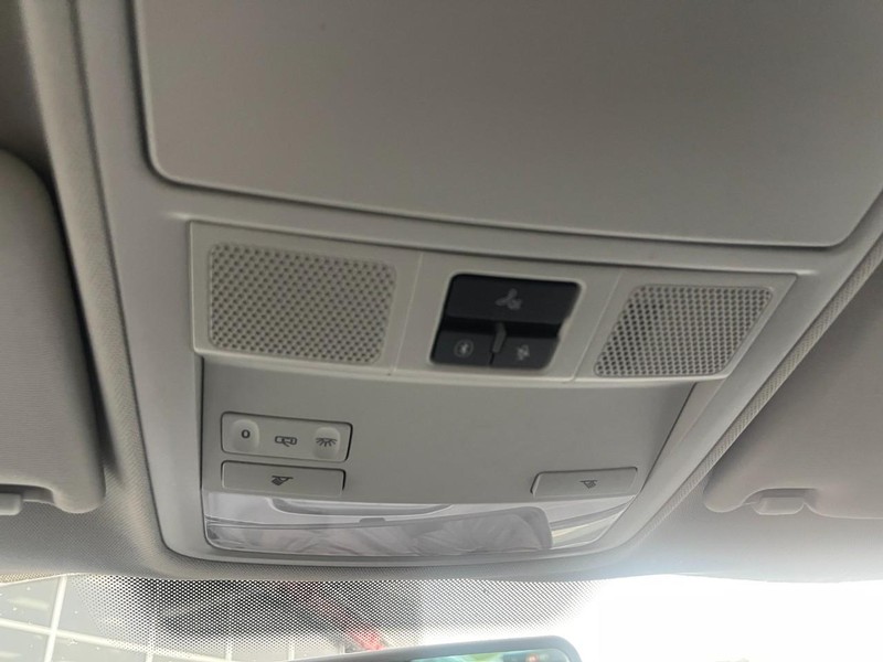 Volkswagen Tiguan Vehicle Image 29