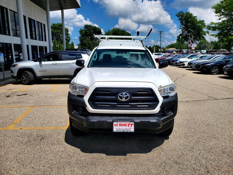 Toyota Tacoma Vehicle Image 02