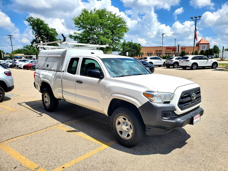 Toyota Tacoma Vehicle Image 03