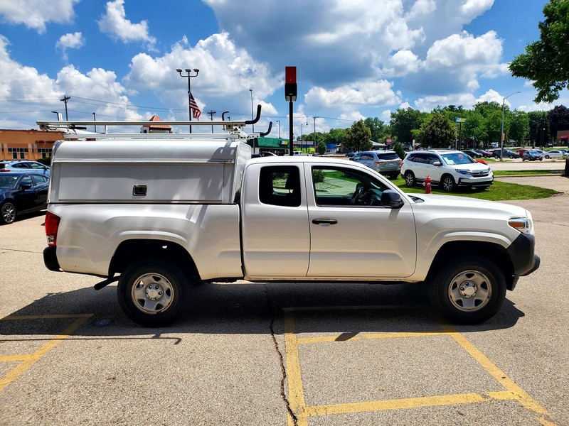 Toyota Tacoma Vehicle Image 04