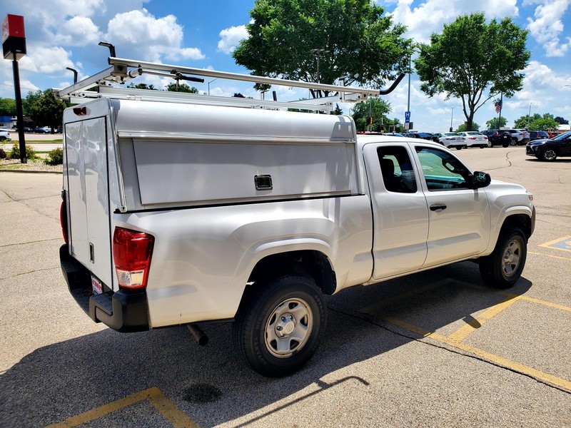 Toyota Tacoma Vehicle Image 05