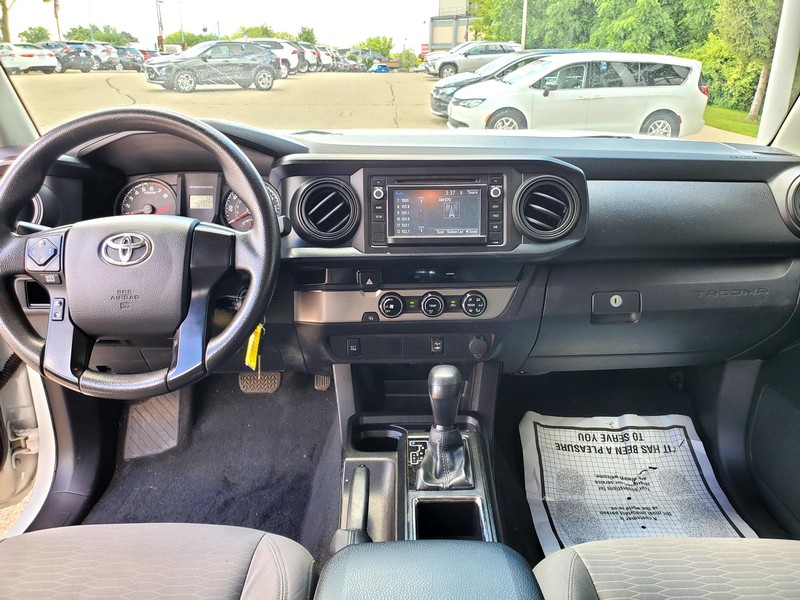 Toyota Tacoma Vehicle Image 08