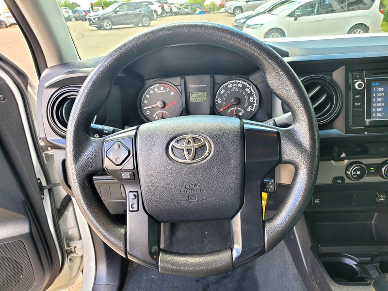 Toyota Tacoma Vehicle Image 09