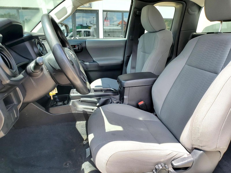 Toyota Tacoma Vehicle Image 12
