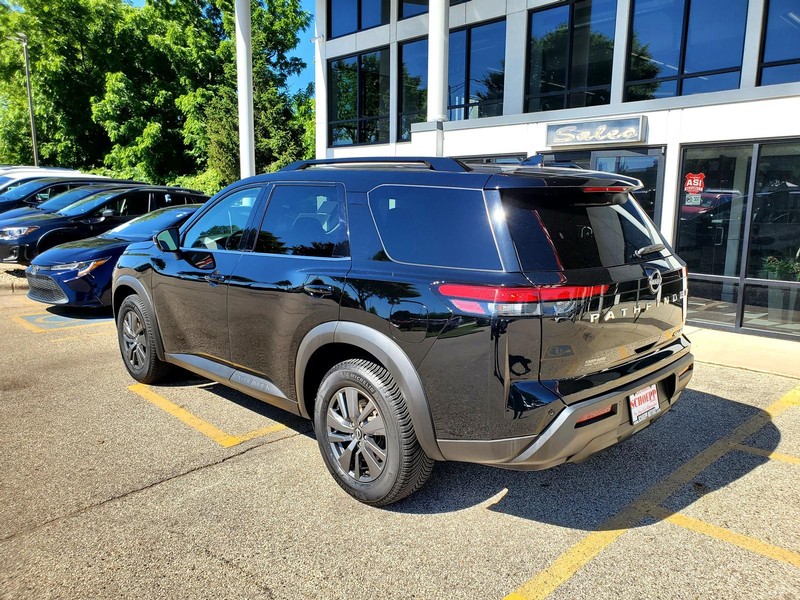 Nissan Pathfinder Vehicle Image 07