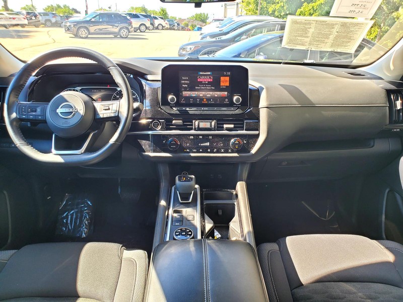 Nissan Pathfinder Vehicle Image 08