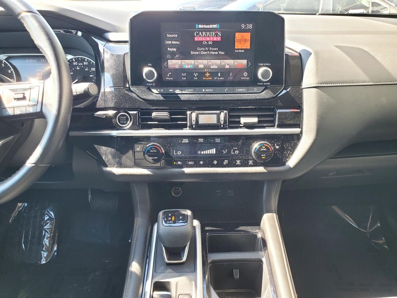 Nissan Pathfinder Vehicle Image 10