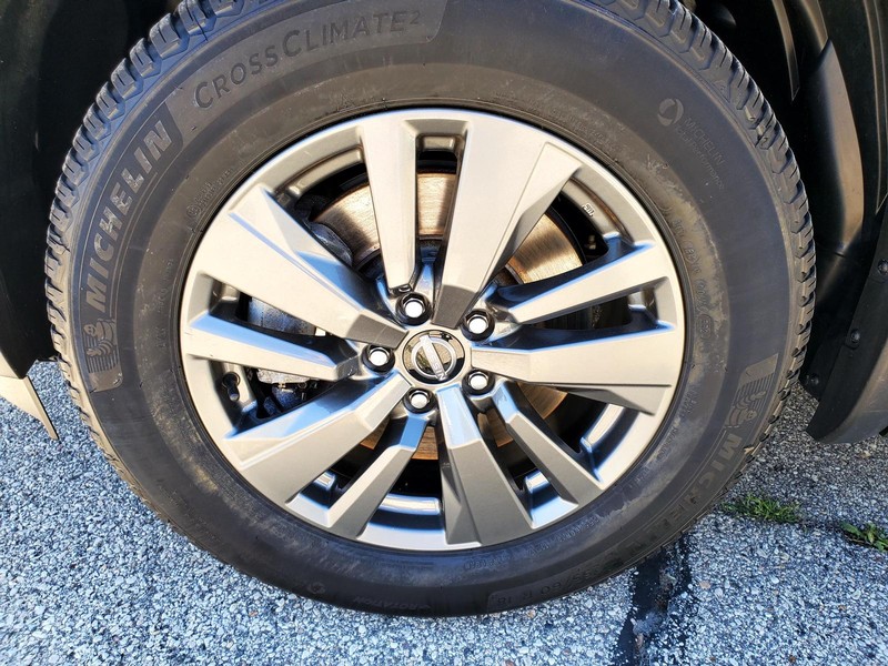Nissan Pathfinder Vehicle Image 19