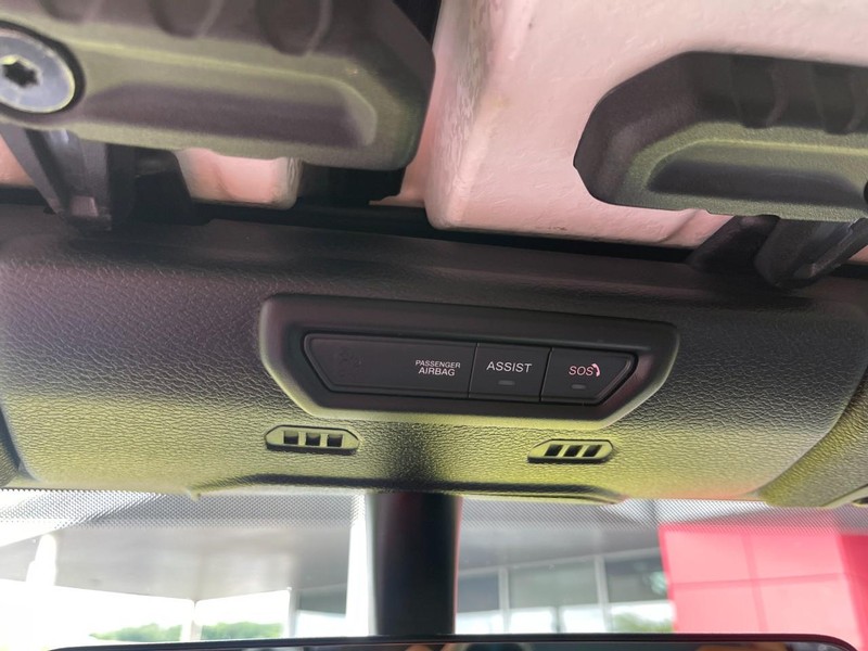 Jeep Gladiator Vehicle Image 32