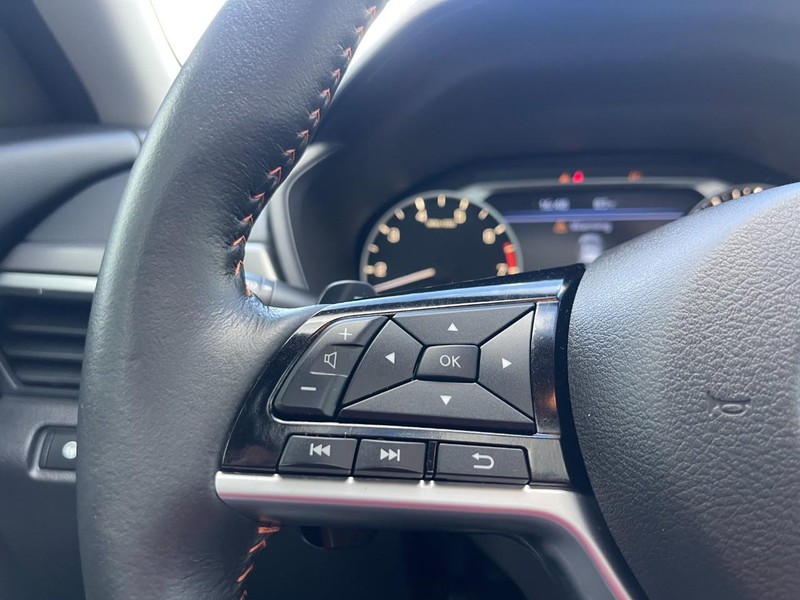 Nissan Altima Vehicle Image 24
