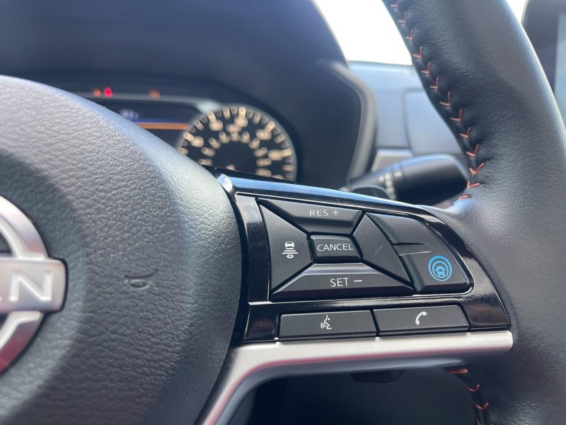 Nissan Altima Vehicle Image 25
