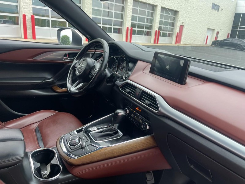 Mazda CX-9 Vehicle Image 10