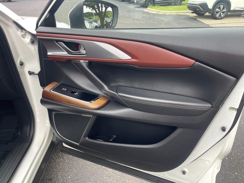 Mazda CX-9 Vehicle Image 13