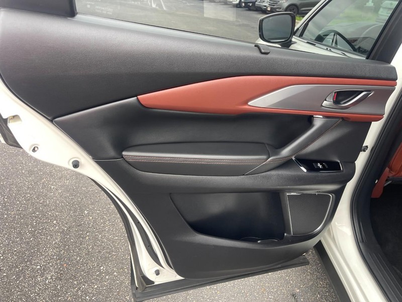 Mazda CX-9 Vehicle Image 23