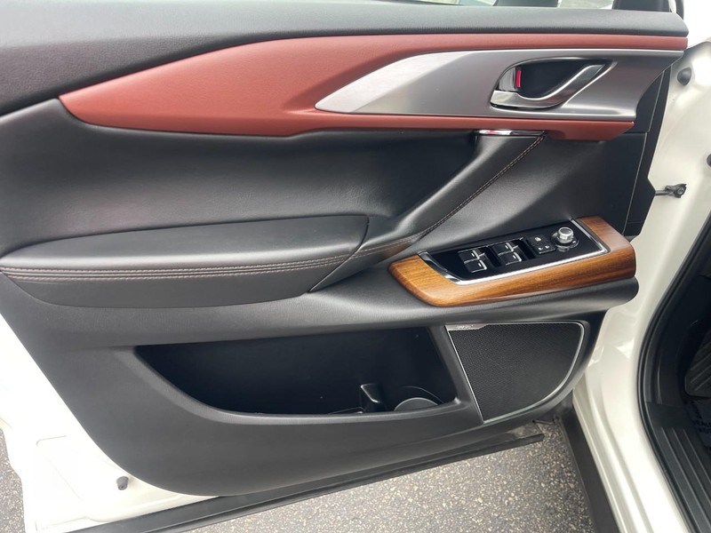 Mazda CX-9 Vehicle Image 27