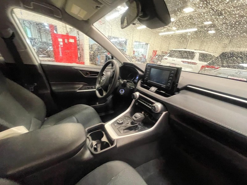 Toyota RAV4 Vehicle Image 05