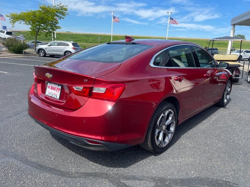 Chevrolet Malibu Vehicle Image 03