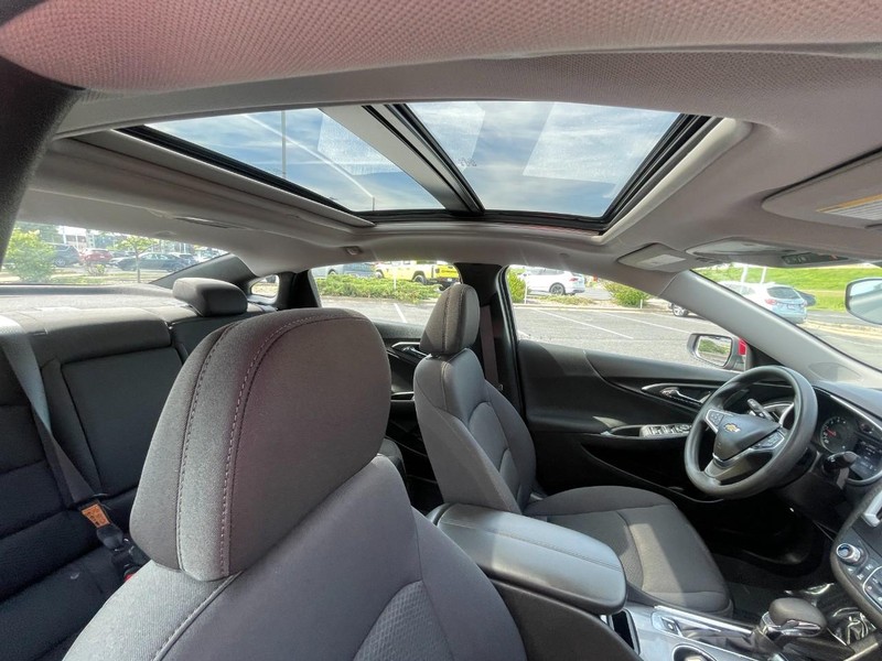 Chevrolet Malibu Vehicle Image 07