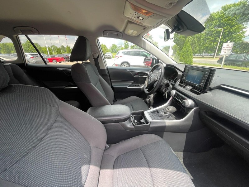 Toyota RAV4 Vehicle Image 03