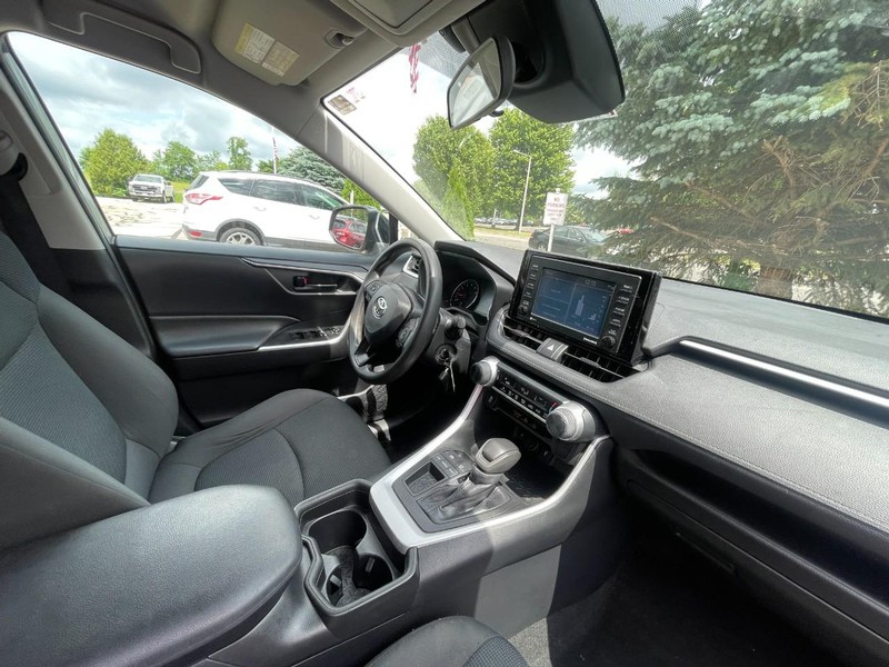 Toyota RAV4 Vehicle Image 05
