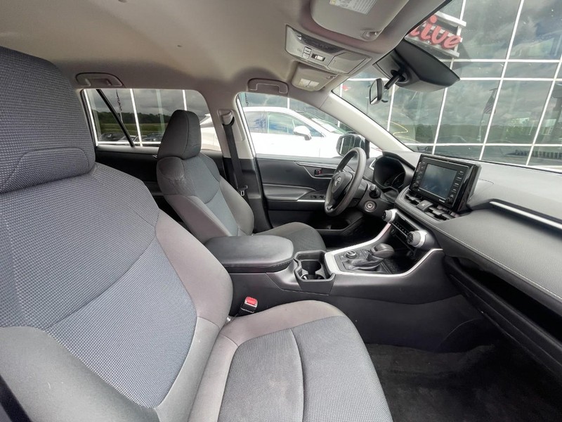 Toyota RAV4 Vehicle Image 03