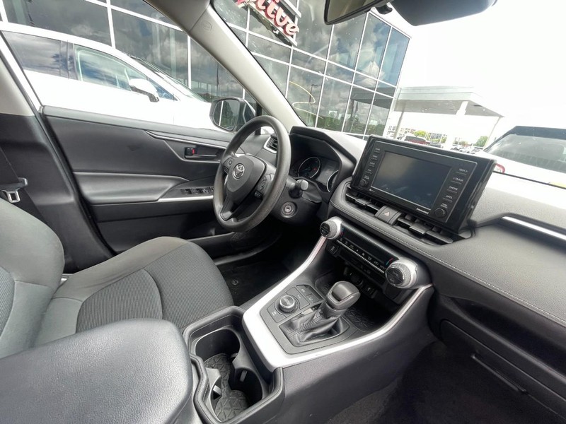 Toyota RAV4 Vehicle Image 05