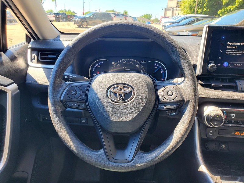 Toyota RAV4 Vehicle Image 09