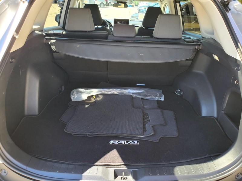 Toyota RAV4 Vehicle Image 17