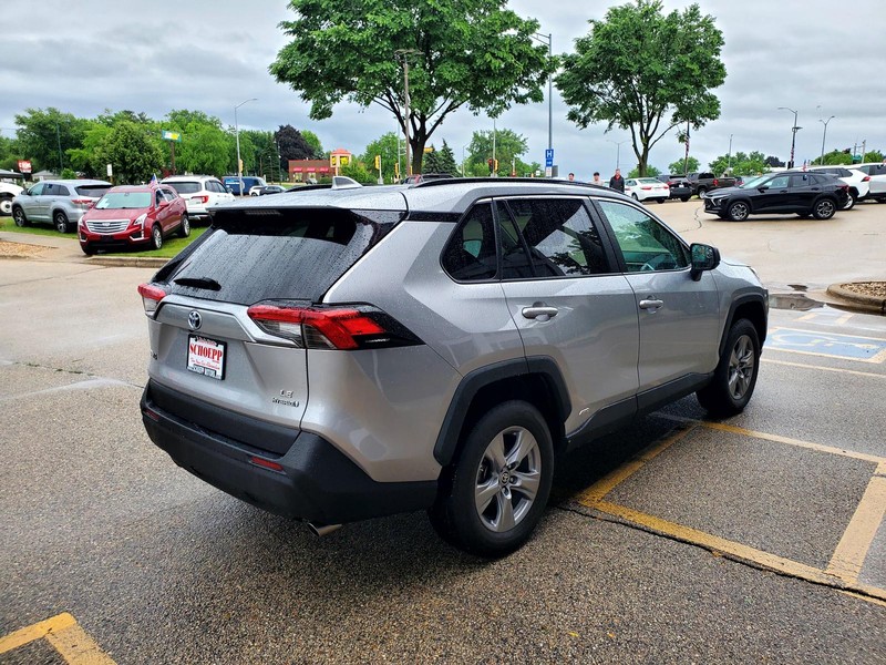 Toyota RAV4 Vehicle Image 05