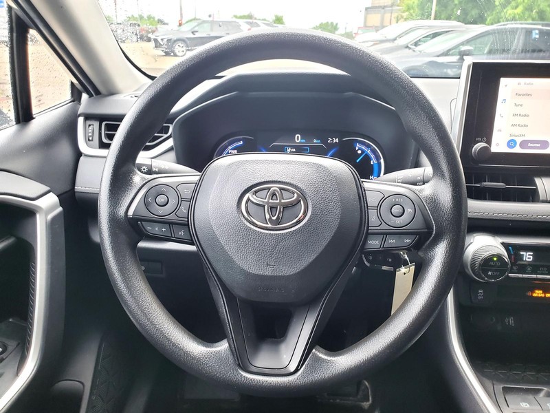 Toyota RAV4 Vehicle Image 09