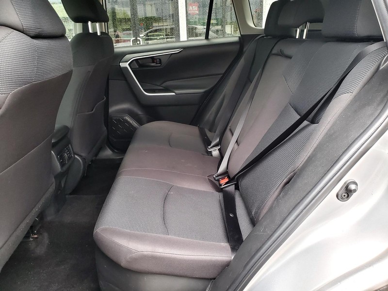 Toyota RAV4 Vehicle Image 15