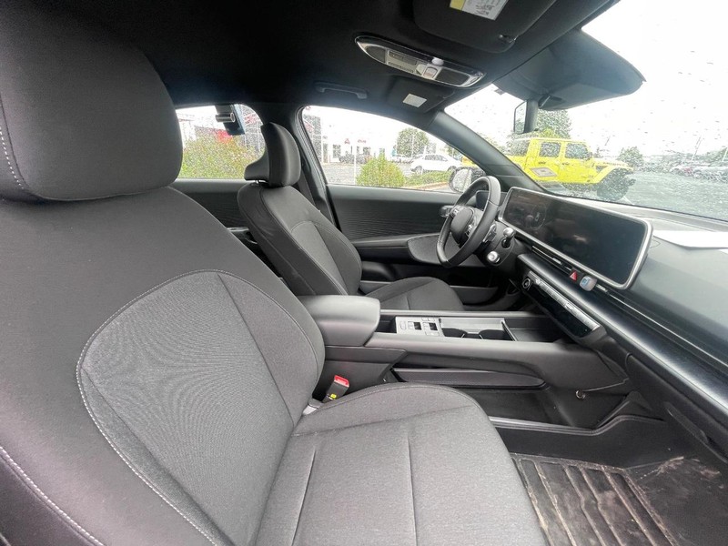 Hyundai IONIQ 6 Vehicle Image 03