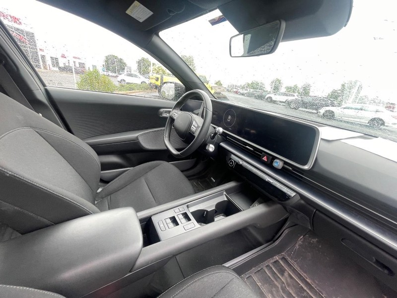 Hyundai IONIQ 6 Vehicle Image 05