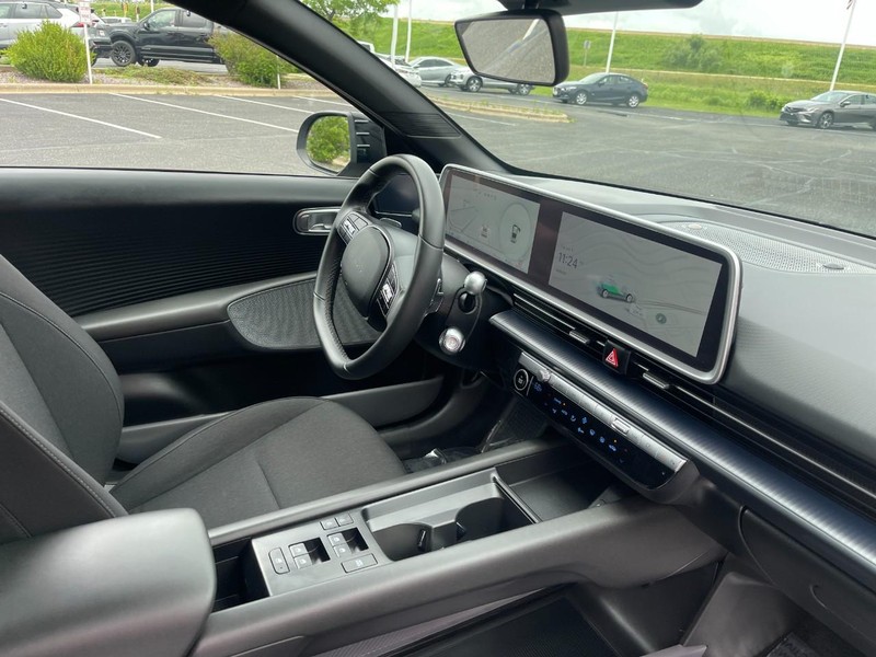 Hyundai IONIQ 6 Vehicle Image 06