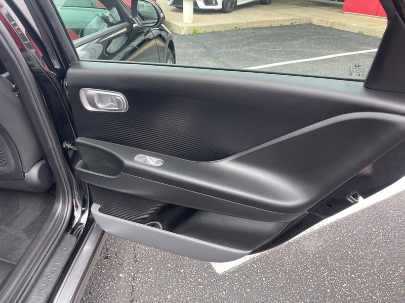 Hyundai IONIQ 6 Vehicle Image 11