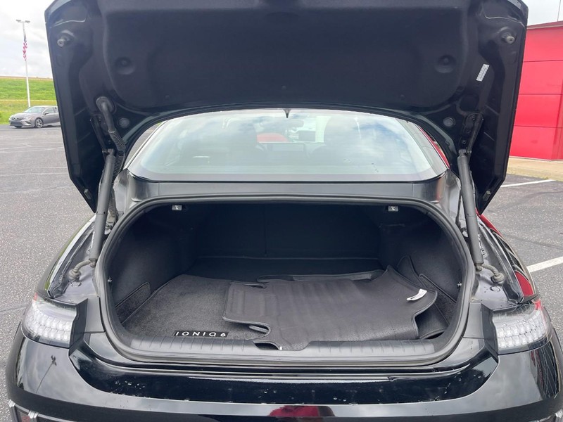 Hyundai IONIQ 6 Vehicle Image 12