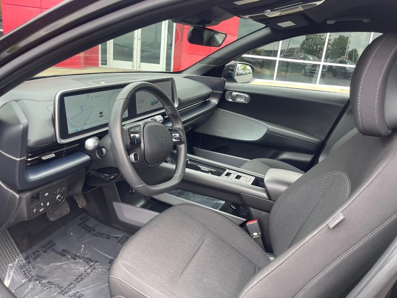 Hyundai IONIQ 6 Vehicle Image 16