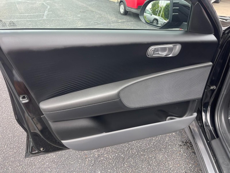 Hyundai IONIQ 6 Vehicle Image 18