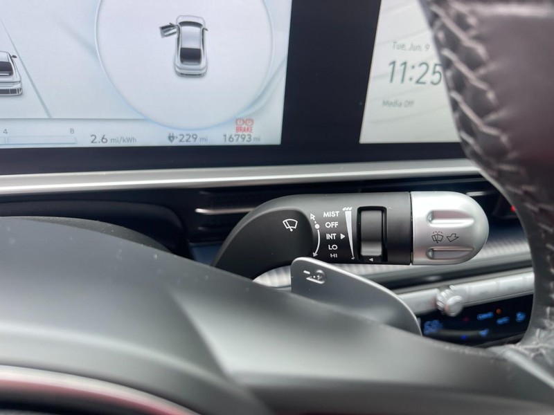 Hyundai IONIQ 6 Vehicle Image 24