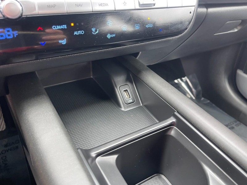 Hyundai IONIQ 6 Vehicle Image 30