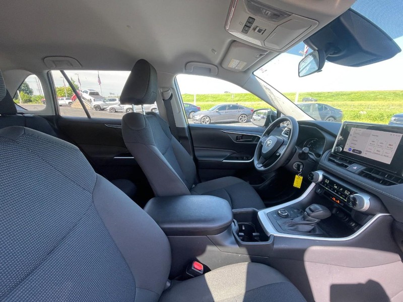 Toyota RAV4 Vehicle Image 07
