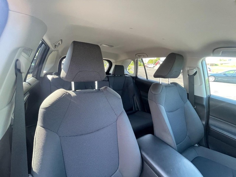 Toyota RAV4 Vehicle Image 08