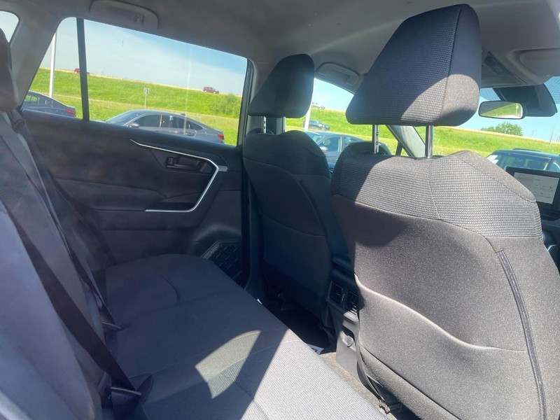 Toyota RAV4 Vehicle Image 10
