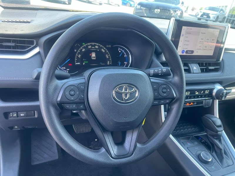 Toyota RAV4 Vehicle Image 15
