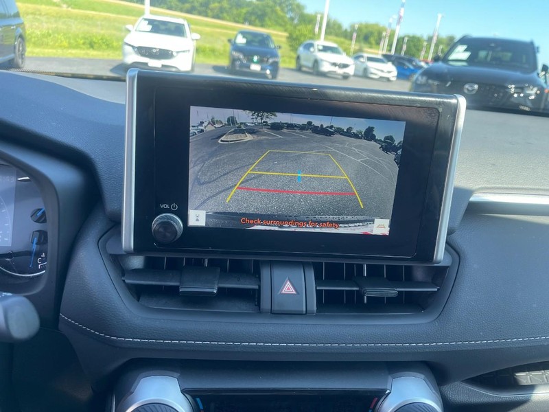 Toyota RAV4 Vehicle Image 21