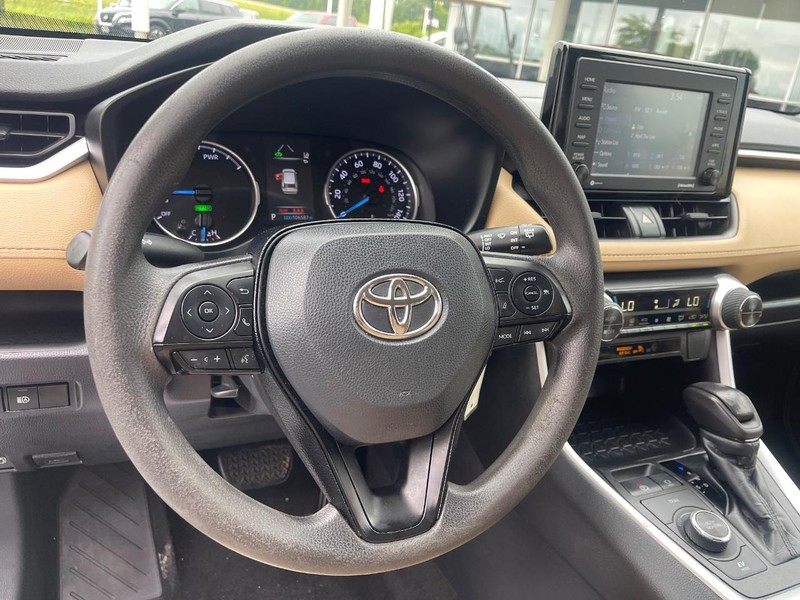 Toyota RAV4 Vehicle Image 15