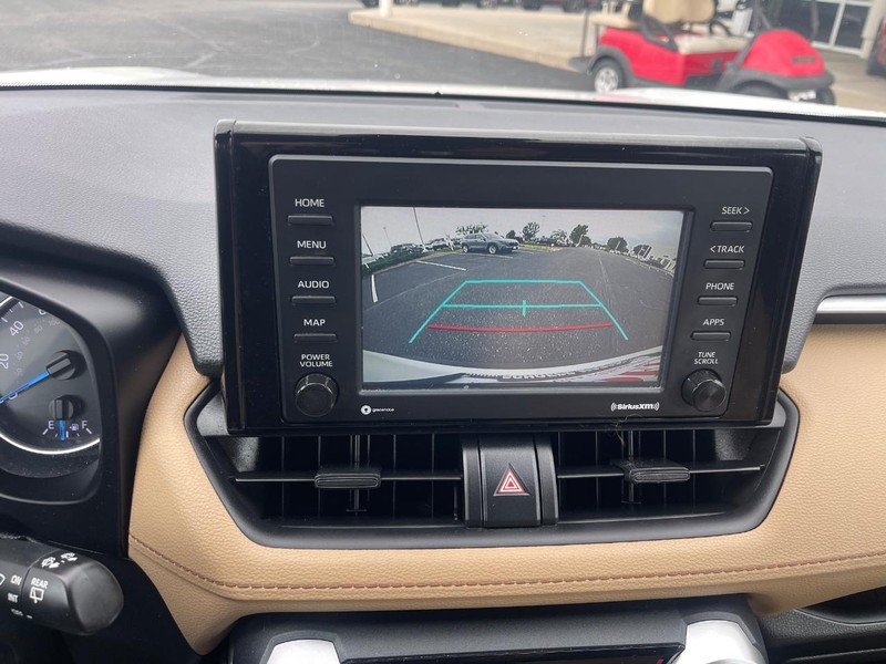 Toyota RAV4 Vehicle Image 17