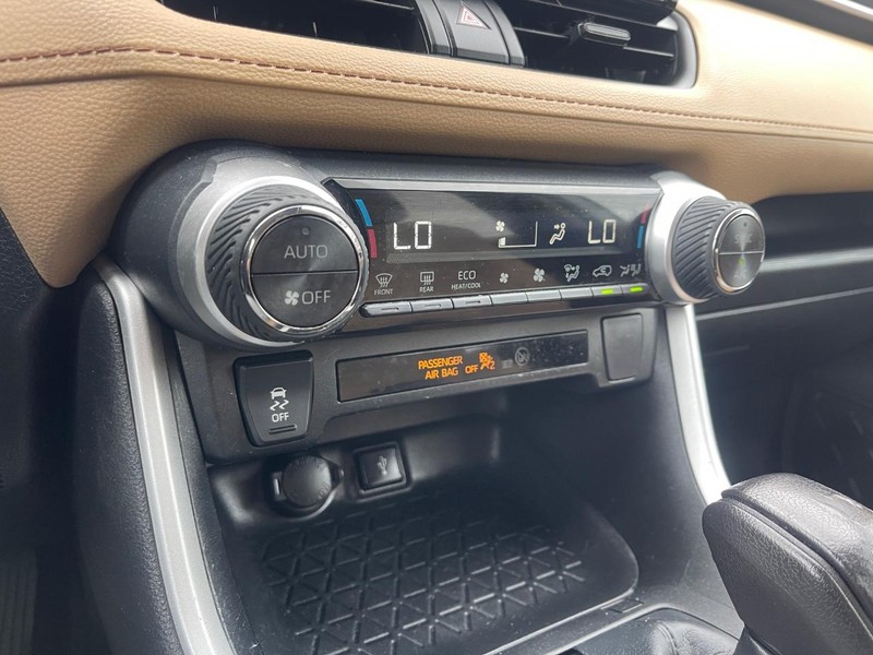 Toyota RAV4 Vehicle Image 19